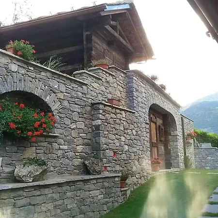 Апартаменты Charming In With Mountain View *